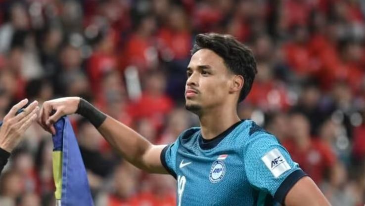 Bong da Singapore lam nen lich su hinh anh