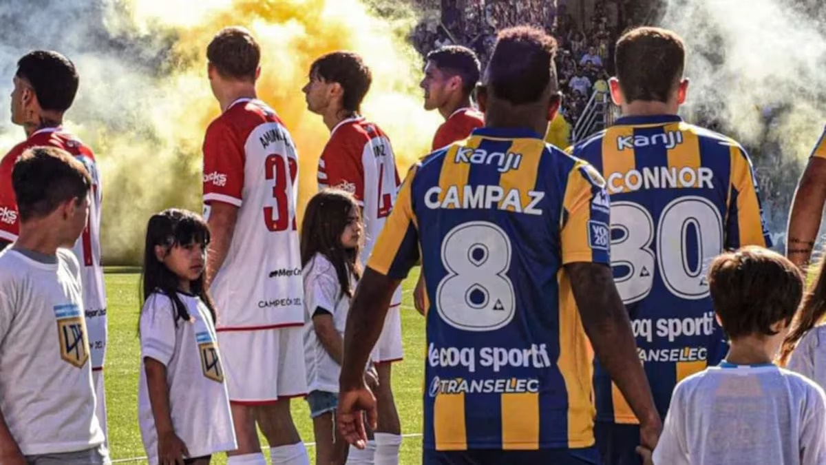 CLB Argentina lanh an phat lich su hinh anh