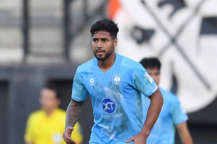 Nam Dinh thua hai ban trong 5 phut hinh anh