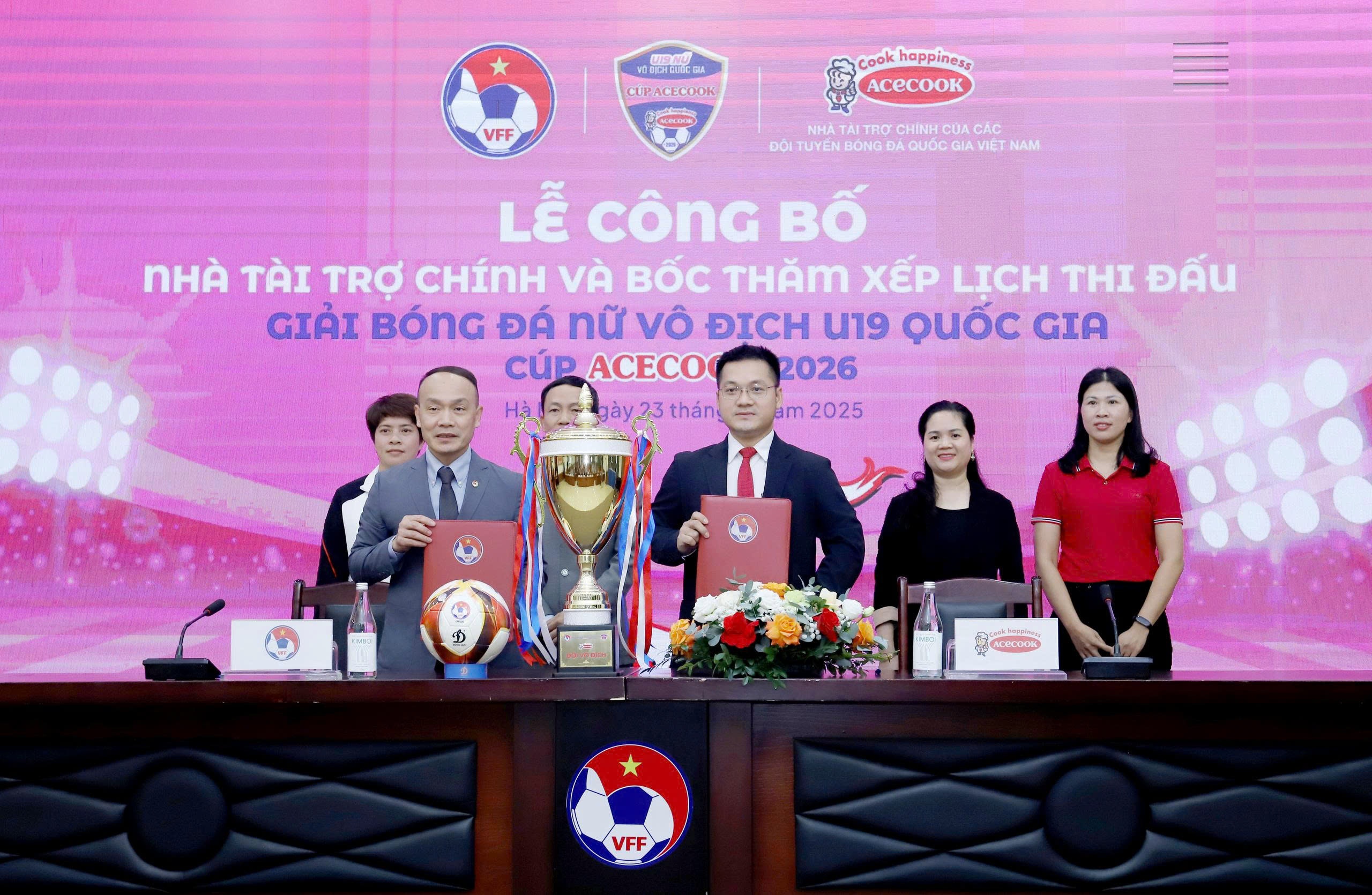 Khoi dong giai bong da nu vo dich U19 Quoc gia 2026 hinh anh