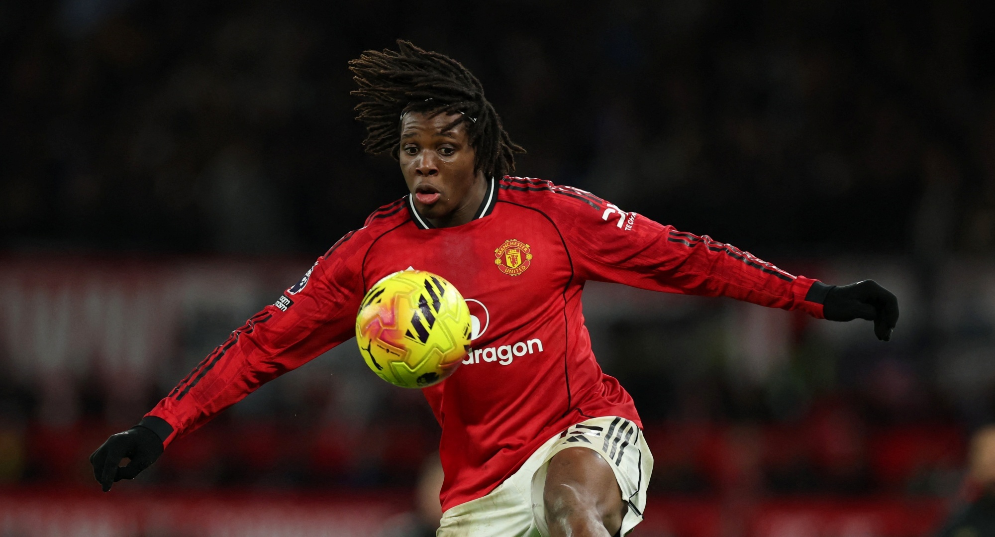 Sieu pham giup MU ha Newcastle hinh anh