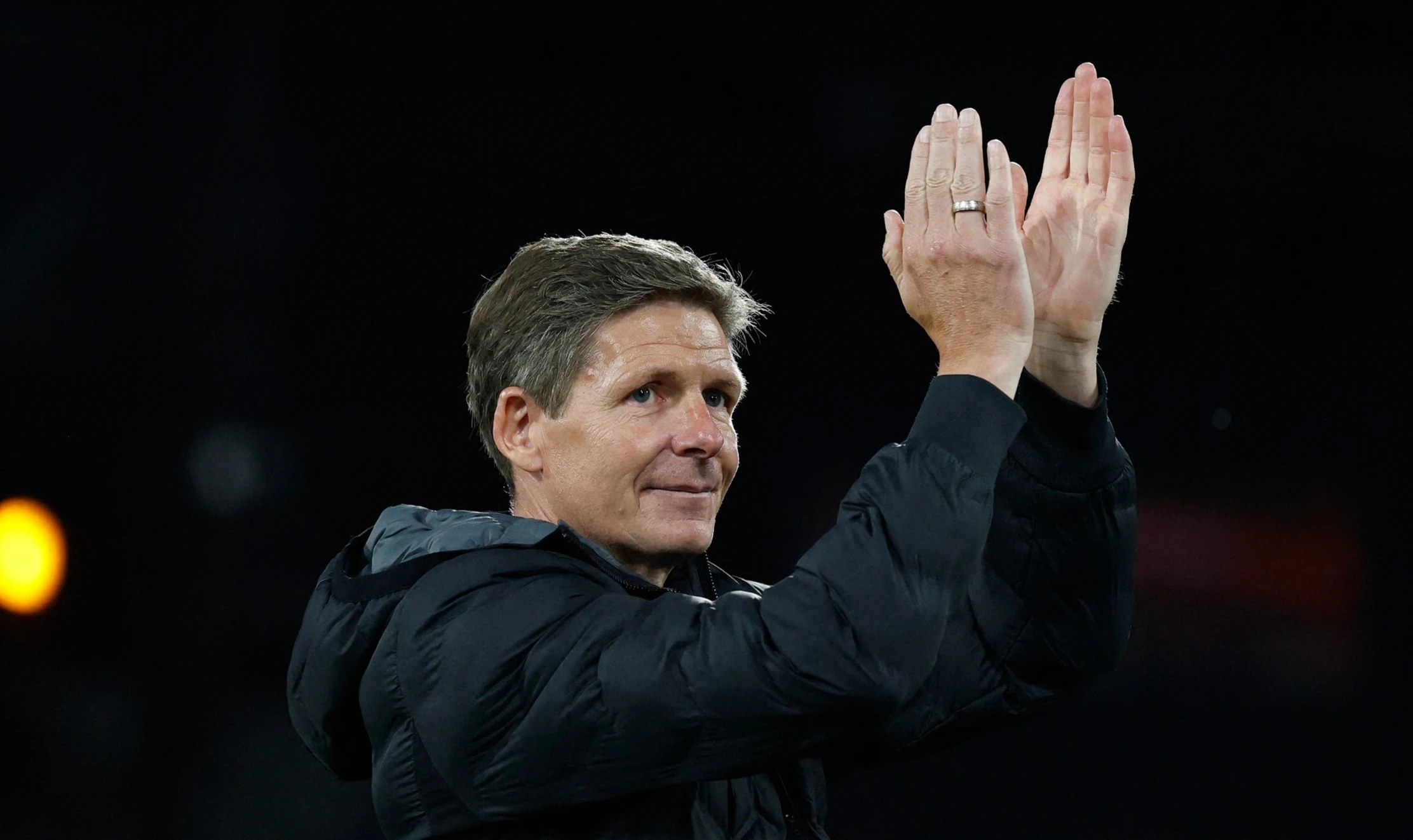 HLV Premier League thu 7 sap bi sa thai hinh anh