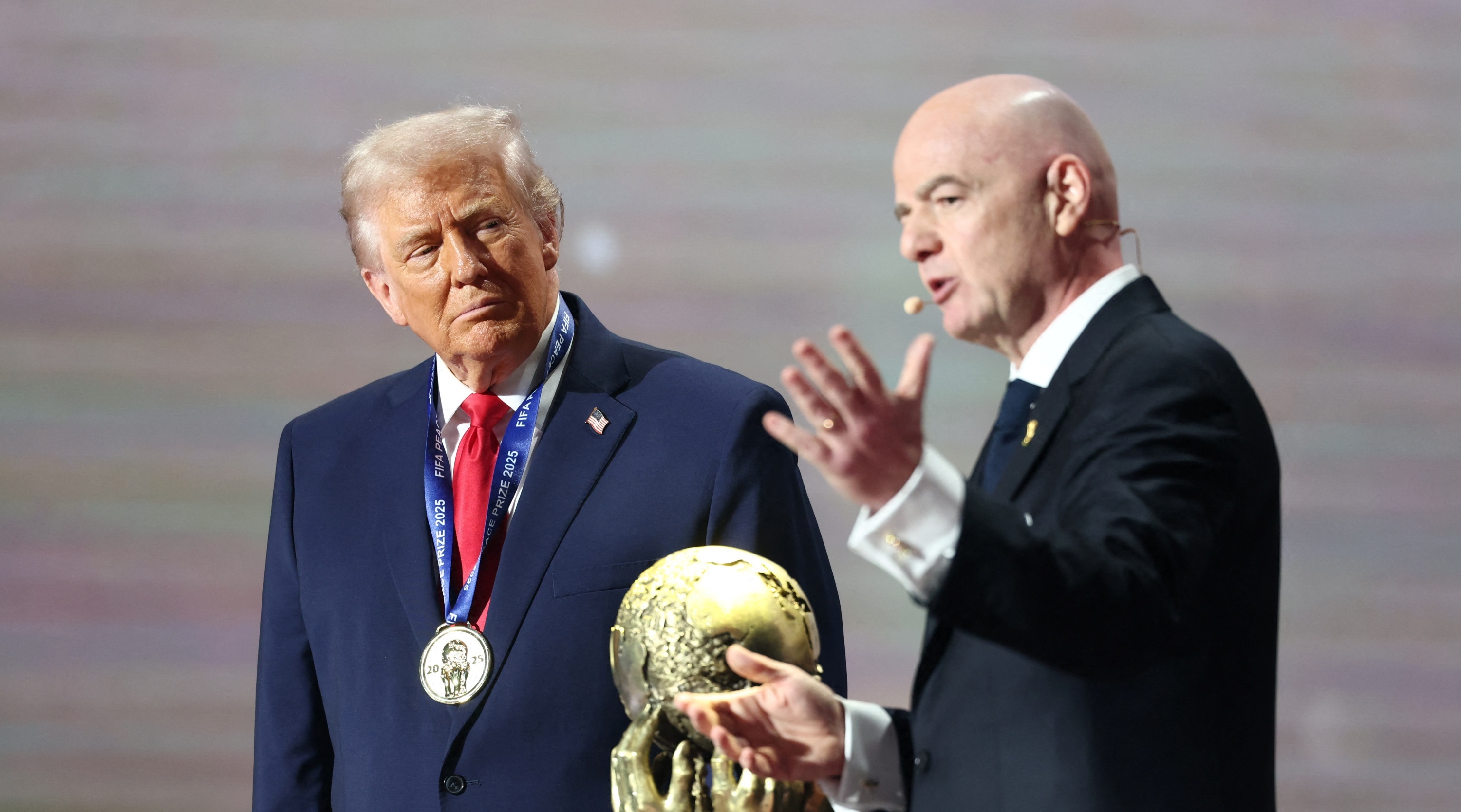 FIFA lung tung vi quyet dinh trao Giai Hoa binh cho ong Trump hinh anh