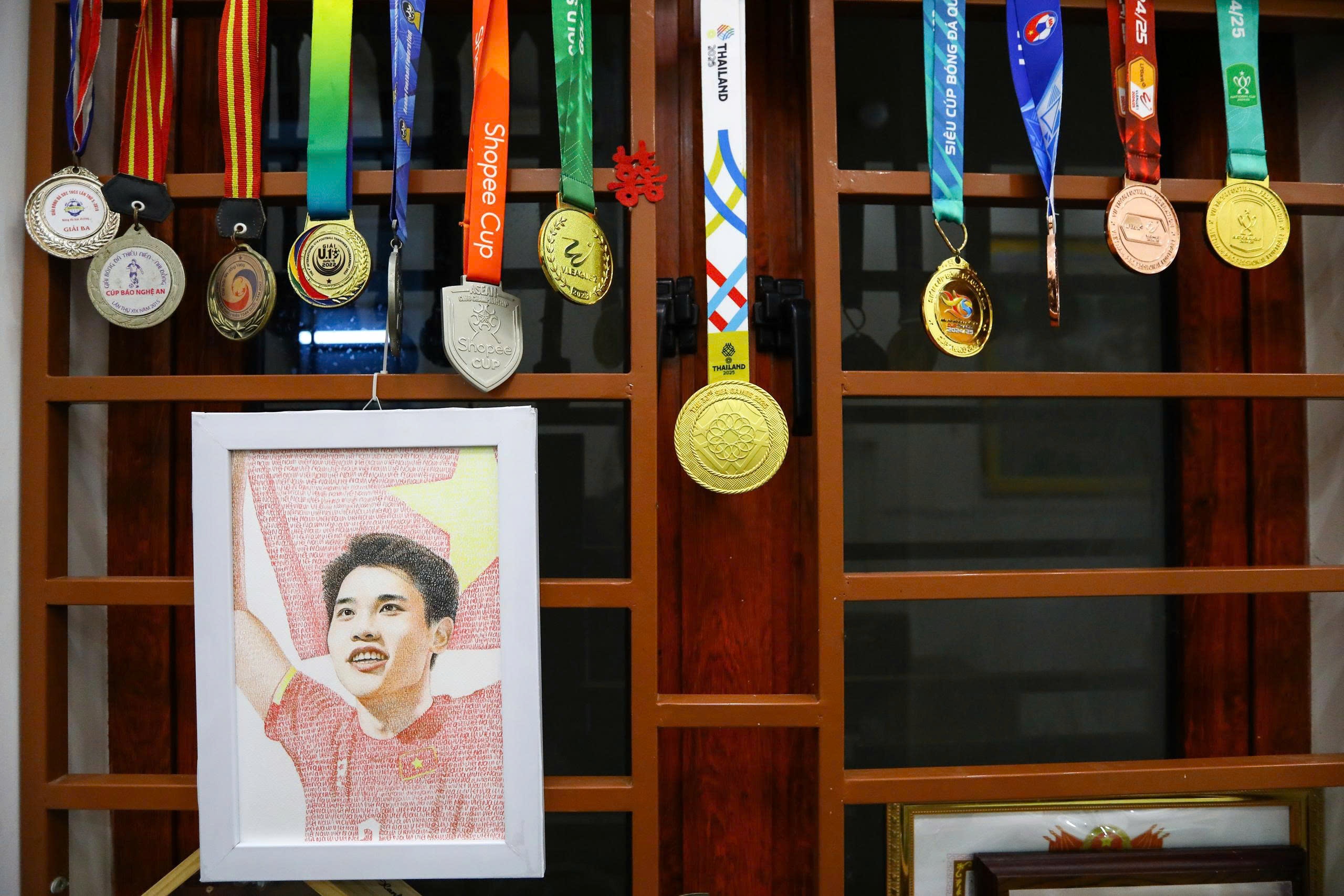 Nha Dinh Bac lam 100 mam co an mung hinh anh