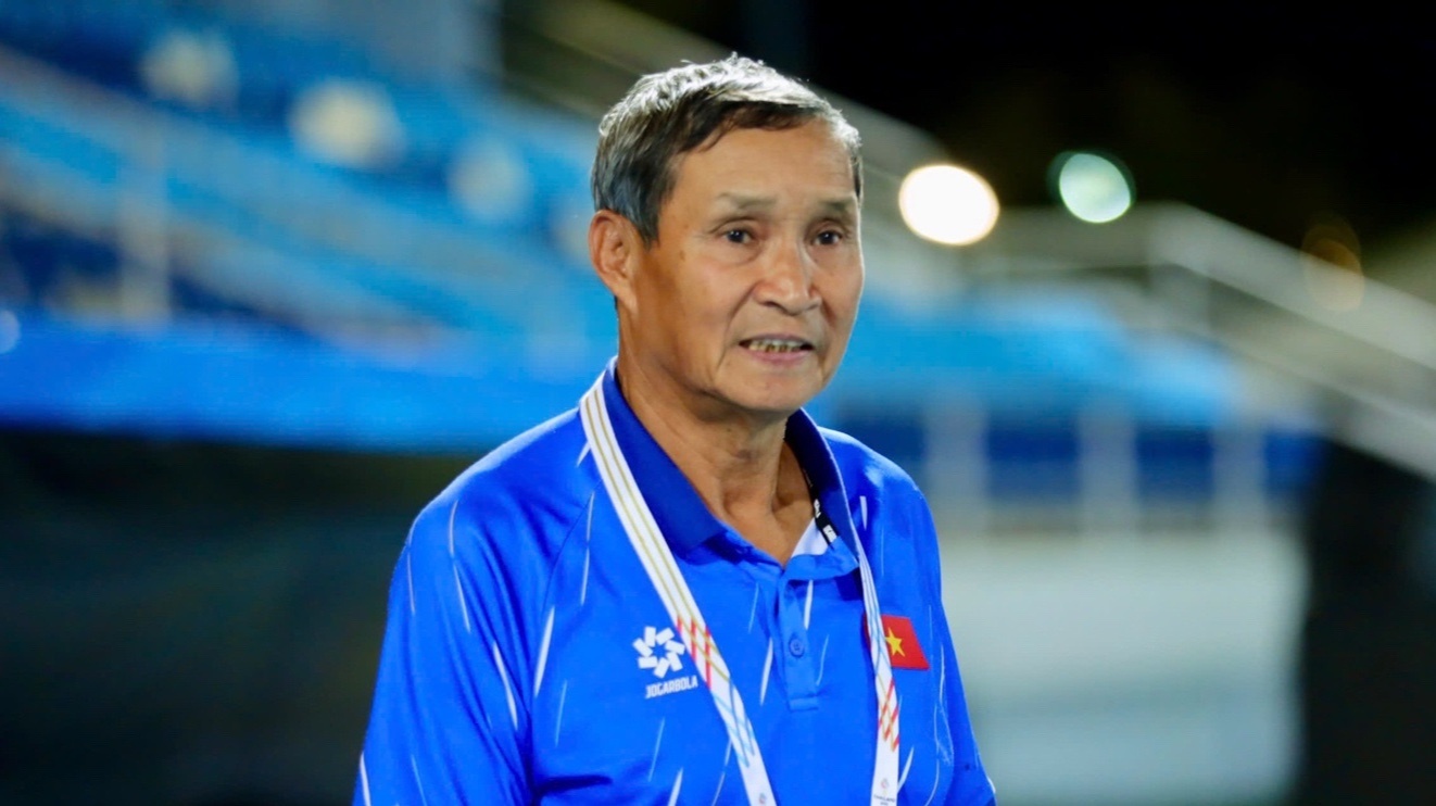 Tet xa nha dang nho nhat cua HLV Mai Duc Chung hinh anh