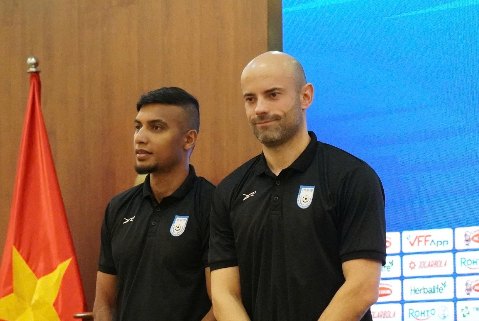 HLV Bangladesh de chung Xuan Son, Hoang Hen hinh anh