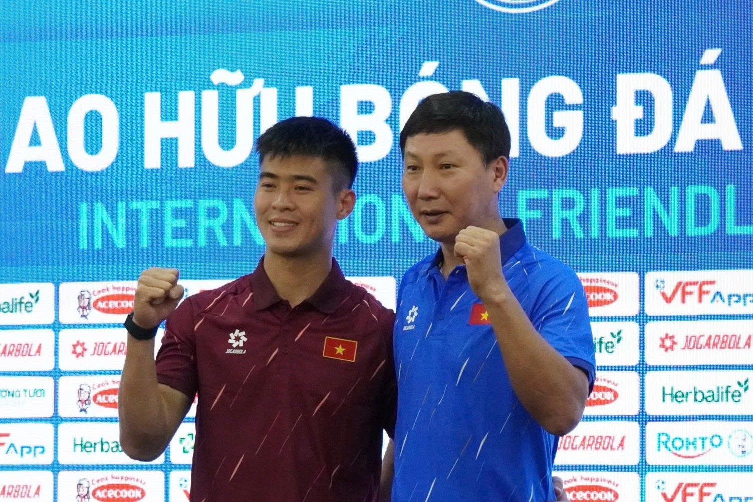 HLV Kim Sang-sik tiet lo phuong an dung Xuan Son, Hoang Hen hinh anh