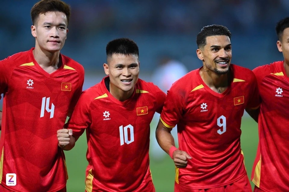 Tuyen Viet Nam len duong toi Ninh Binh, san sang dau Malaysia hinh anh