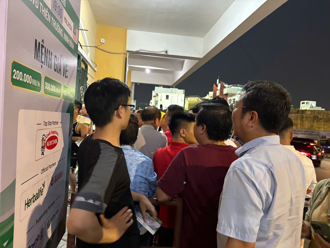 San Thien Truong vo tran, CDV co ve khong the vao hinh anh