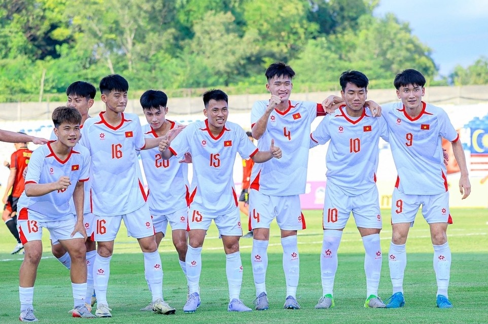 U17 Viet Nam loai Indonesia, gap Australia o ban ket hinh anh