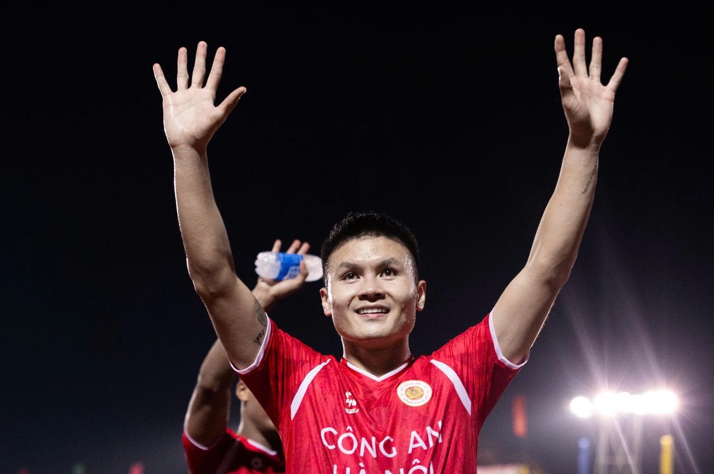 CLB Cong an Ha Noi truoc co hoi pha ky luc V.League hinh anh