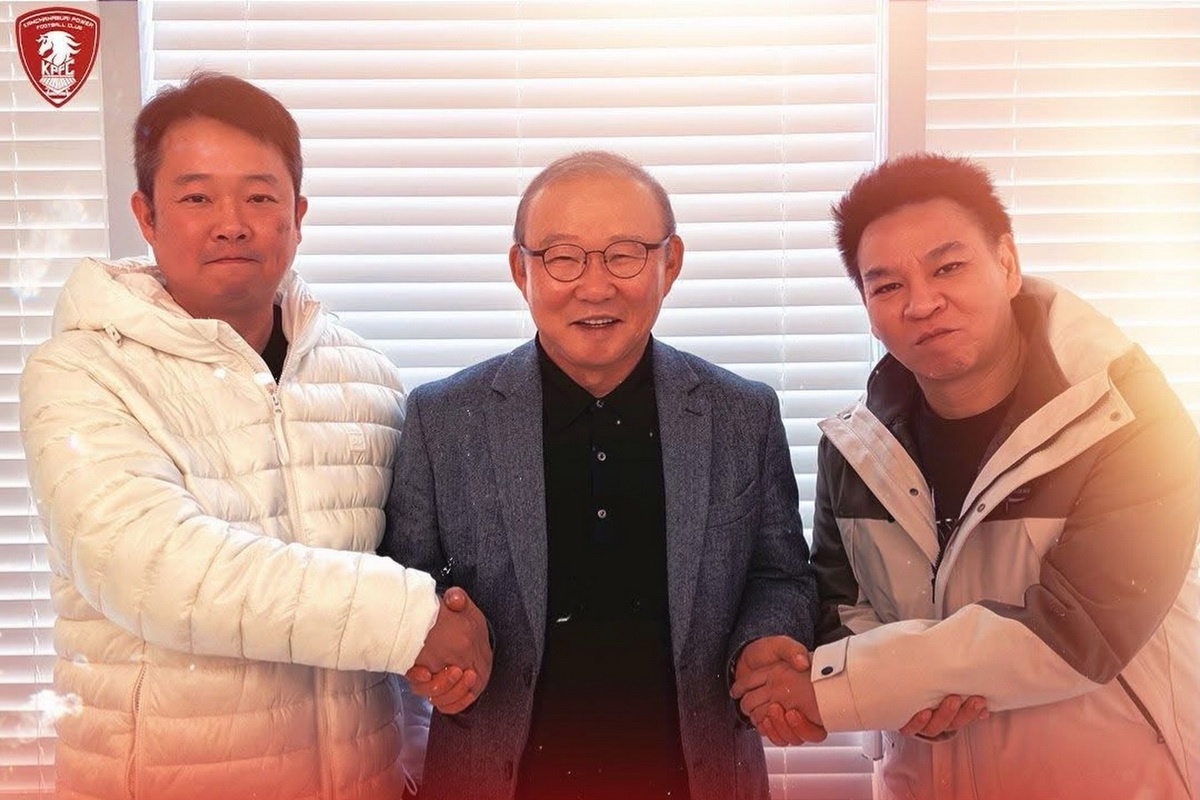 HLV Park Hang-seo tai xuat, dan dat doi Hang nhat Thai Lan hinh anh