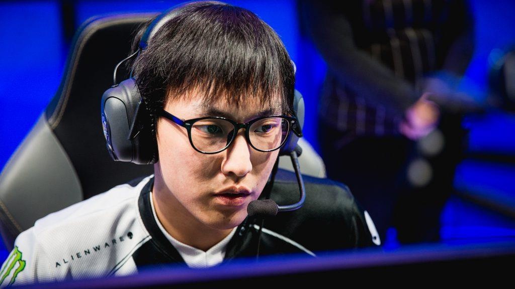 Doublelift: Duong vao chung ket cua ke coi nguoi khac la rac ruoi hinh anh