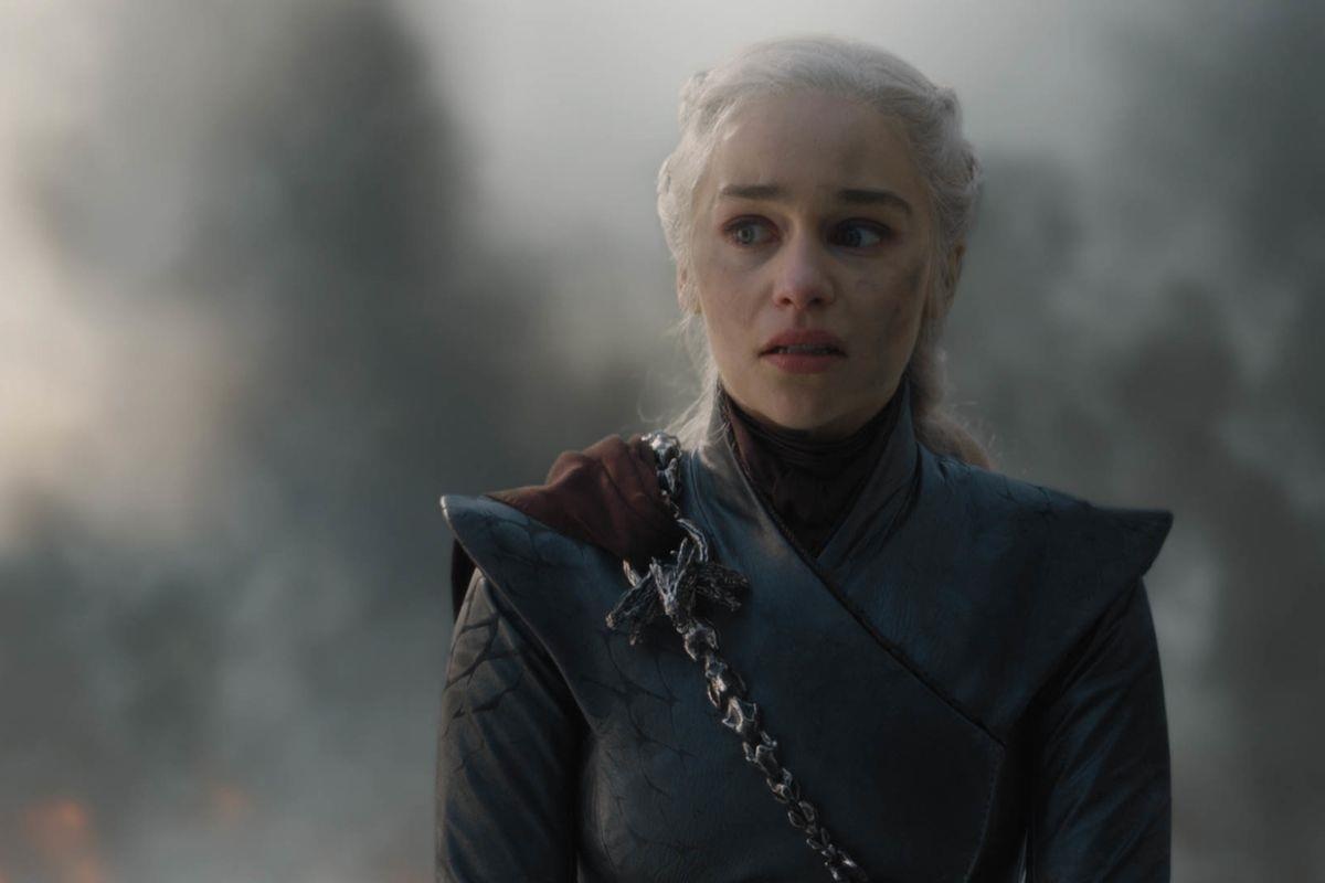 Fan Game of Thrones thu thap chu ky khap Internet doi lam lai mua 8 hinh anh