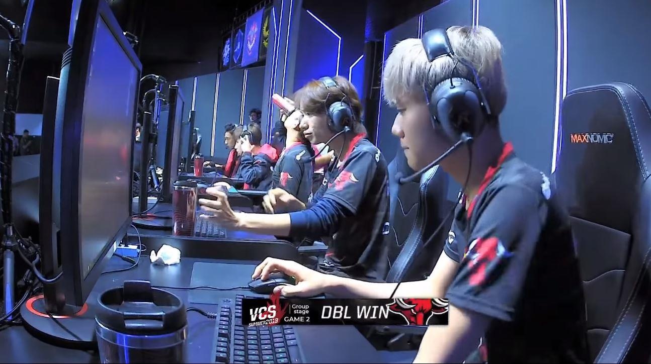 Chieu nay, 'trau do' DBL va Team Flash quyet chien ngoi dau hinh anh