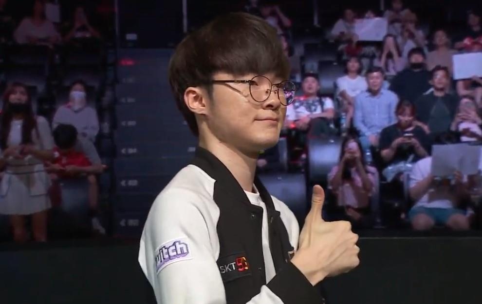 Faker toa sang giup SKT thang tran dai chien vien thong Han Quoc hinh anh