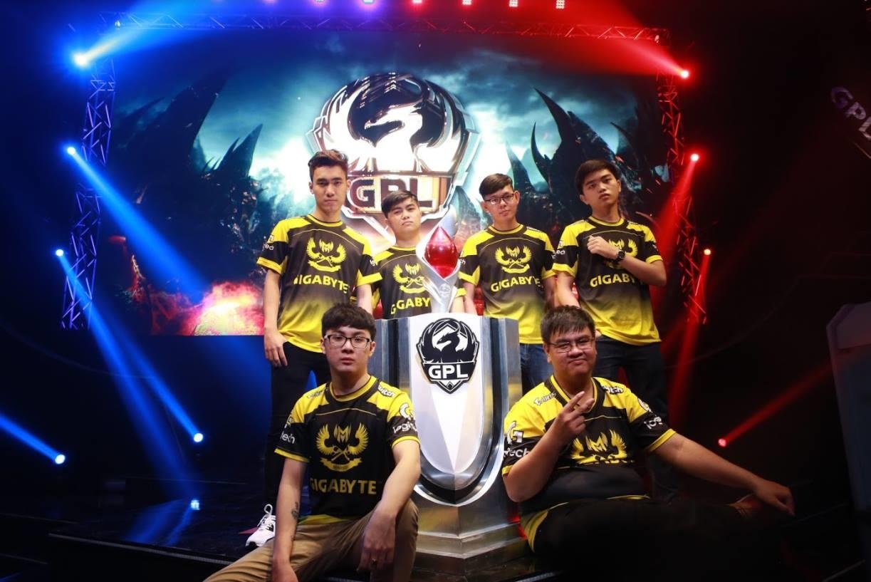 cú trượt dài của những nhà vô địch esports ảnh 7 cu truot dai cua nhung nha vo dich esports anh 7