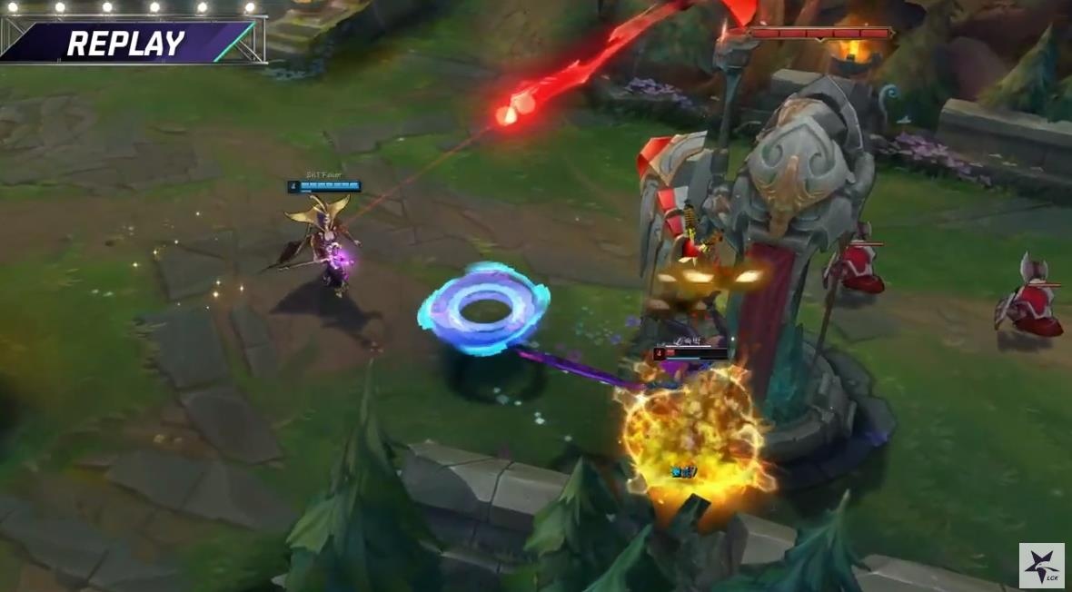 Faker 'ao dieu' voi vi tuong Leblanc hinh anh