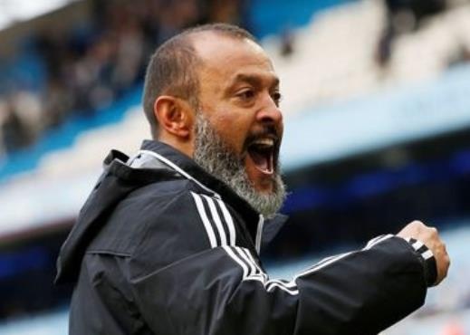 Wolves danh bai Man City nho su thay doi cua HLV Santo hinh anh