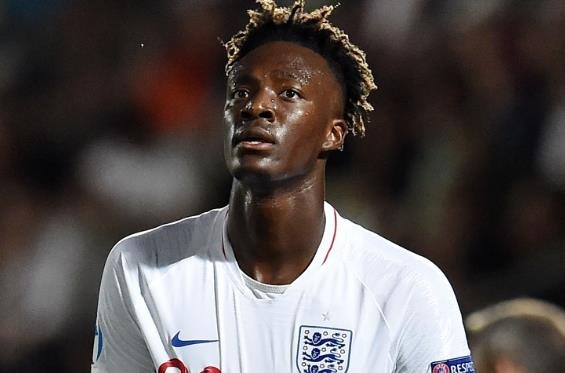 Doi tuyen Anh se dung tran dau neu bi phan biet chung toc hinh anh