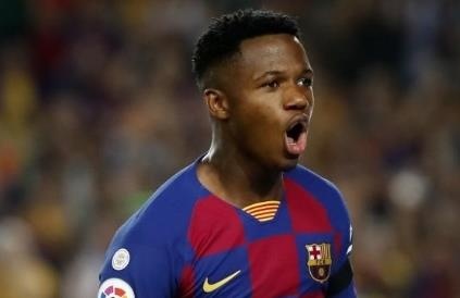 Sao tuoi teen cua Barca duoc phep khoac ao Tay Ban Nha hinh anh