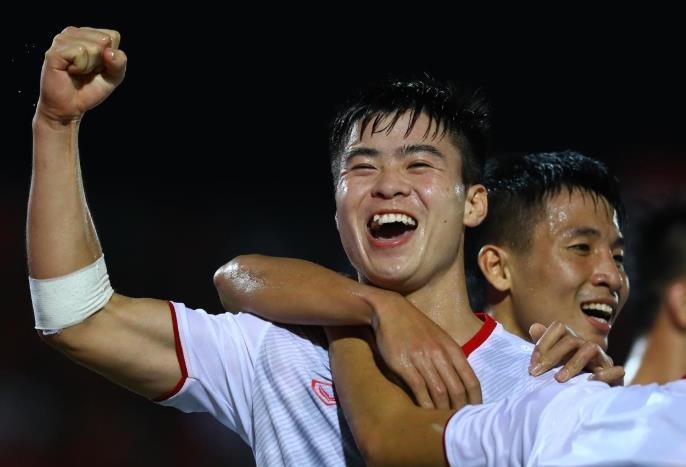 Cong dong mang phat hien dong luc de Duy Manh ghi ban hinh anh