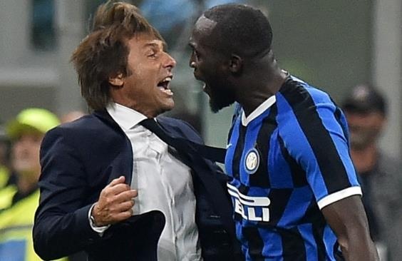 HLV Conte: 'Dortmund thay doi chien thuat vi so chung toi' hinh anh