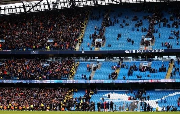 Che doi thu kem danh, Man City dang quang cao, mong CDV toi san hinh anh