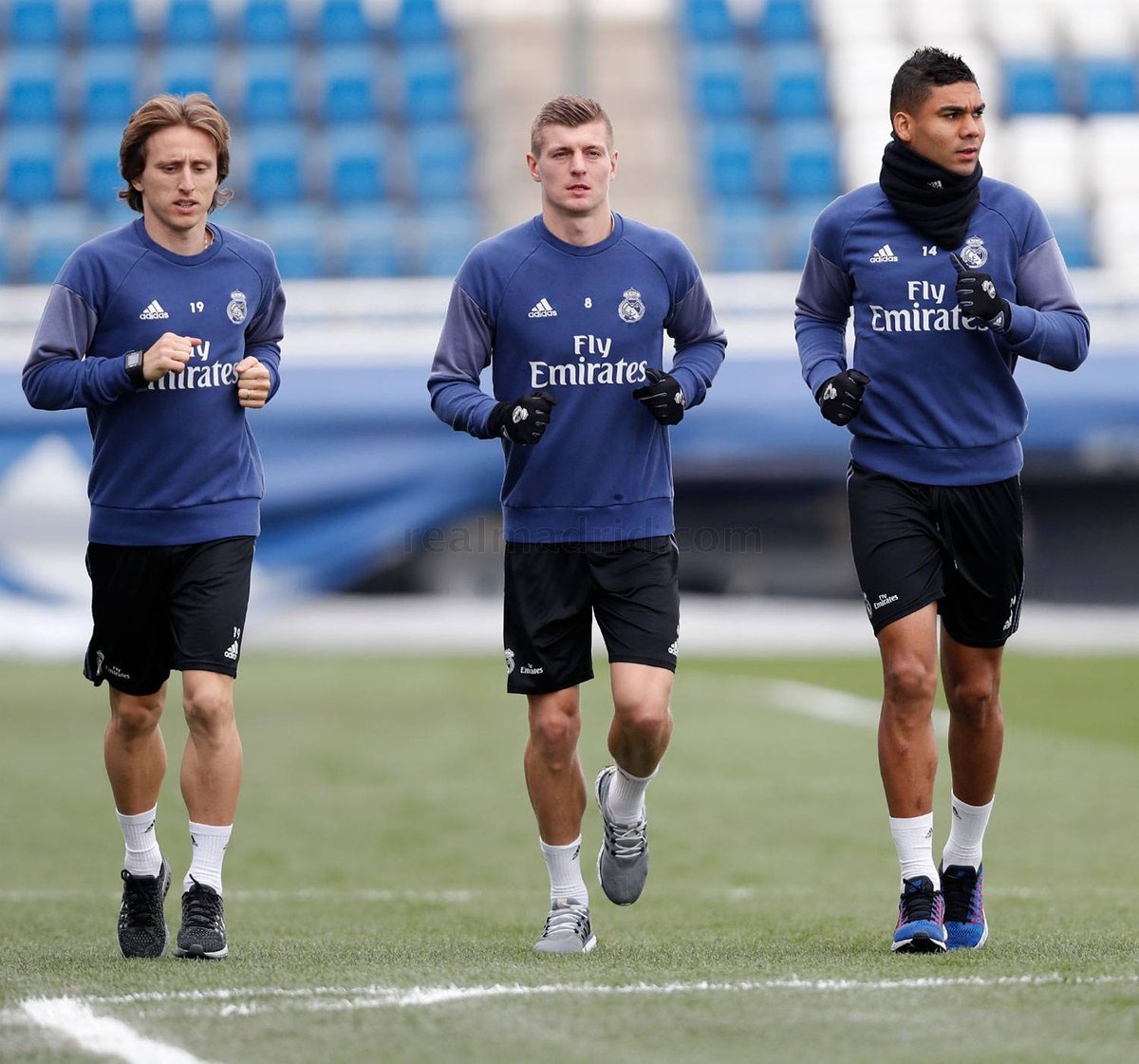 real muon mua pogba anh 2