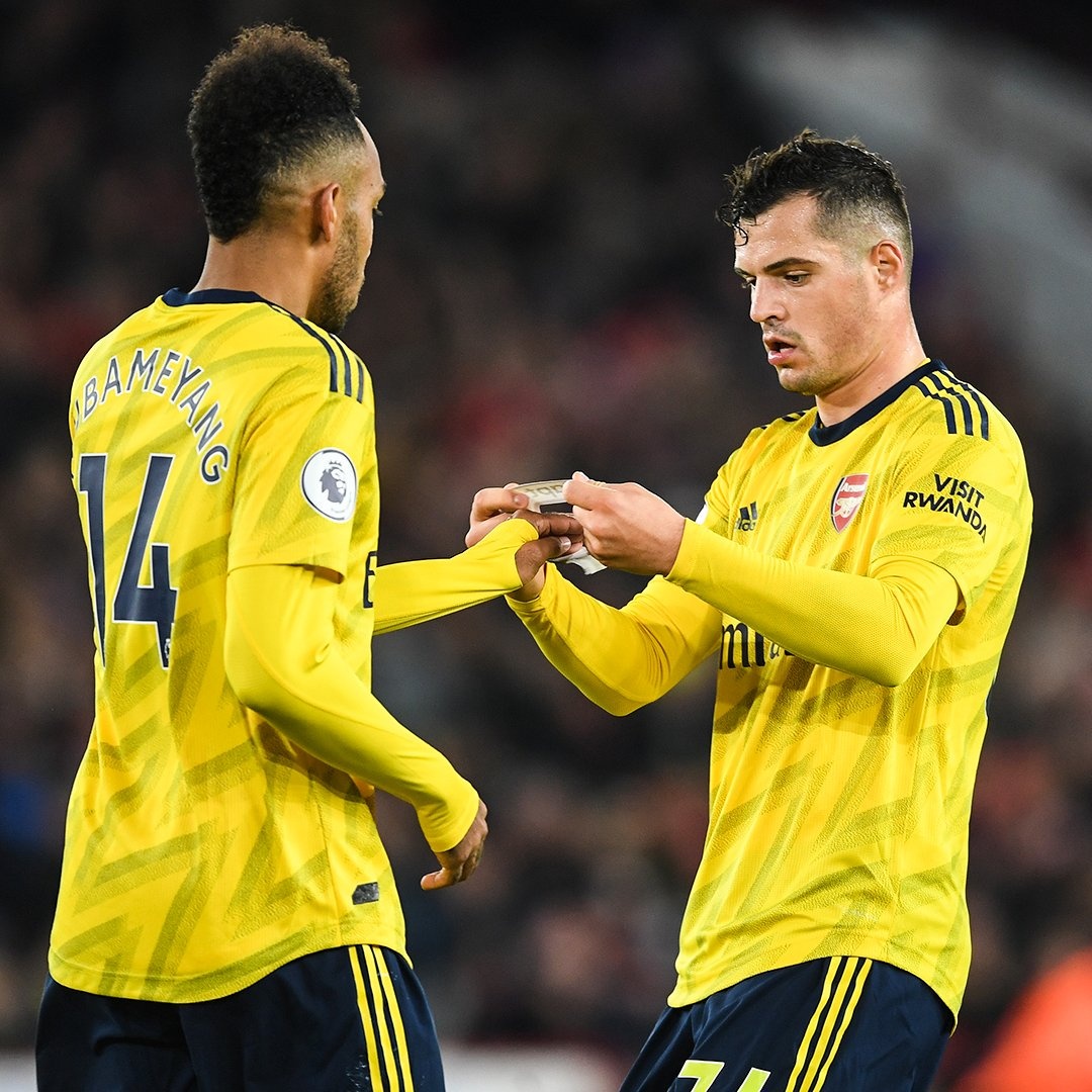 xhaka bị tước băng đội trưởng ảnh 1 xhaka bi tuoc bang doi truong anh 1