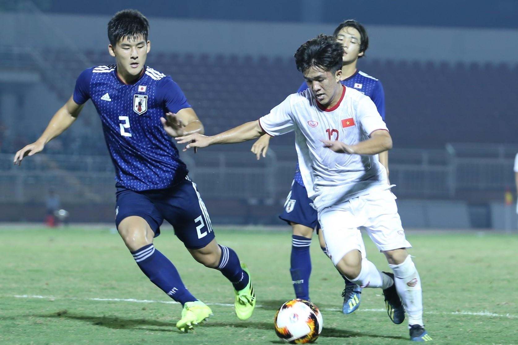 HLV Troussier chi ra dieu bong da Viet Nam can hoc Nhat Ban hinh anh