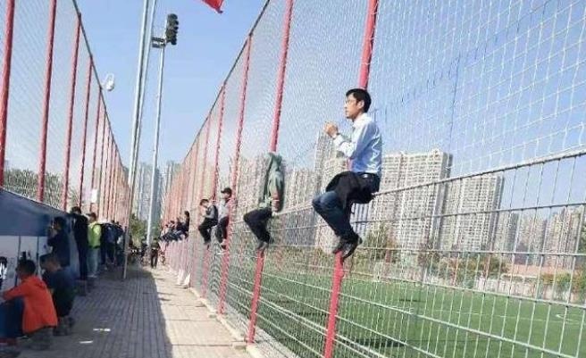 CDV Trung Quoc leo rao de xem doi tuyen B dau tap hinh anh