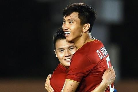 Heerenveen chuc mung Van Hau bang tieng Viet khien fan thich thu hinh anh