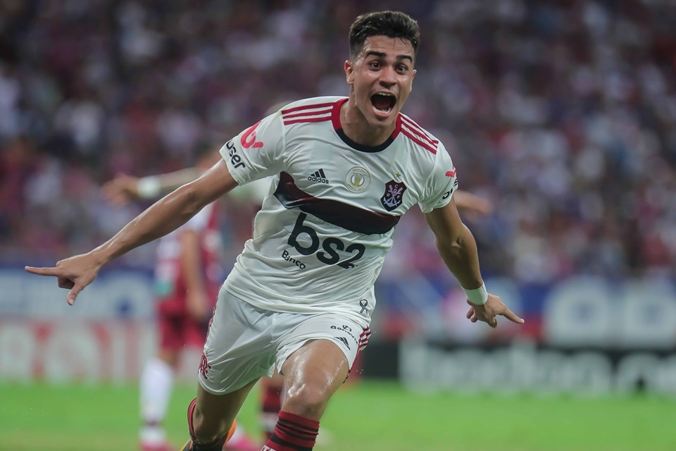 Cuu sao Atletico khen tan binh Real gioi hon Kaka hinh anh