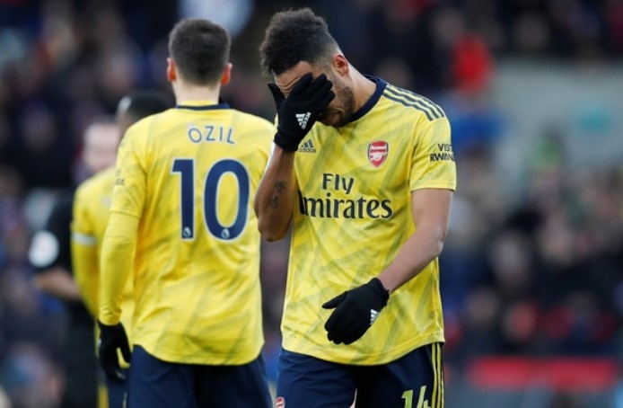 Aubameyang bi truat quyen thi dau sau khi ghi ban hinh anh