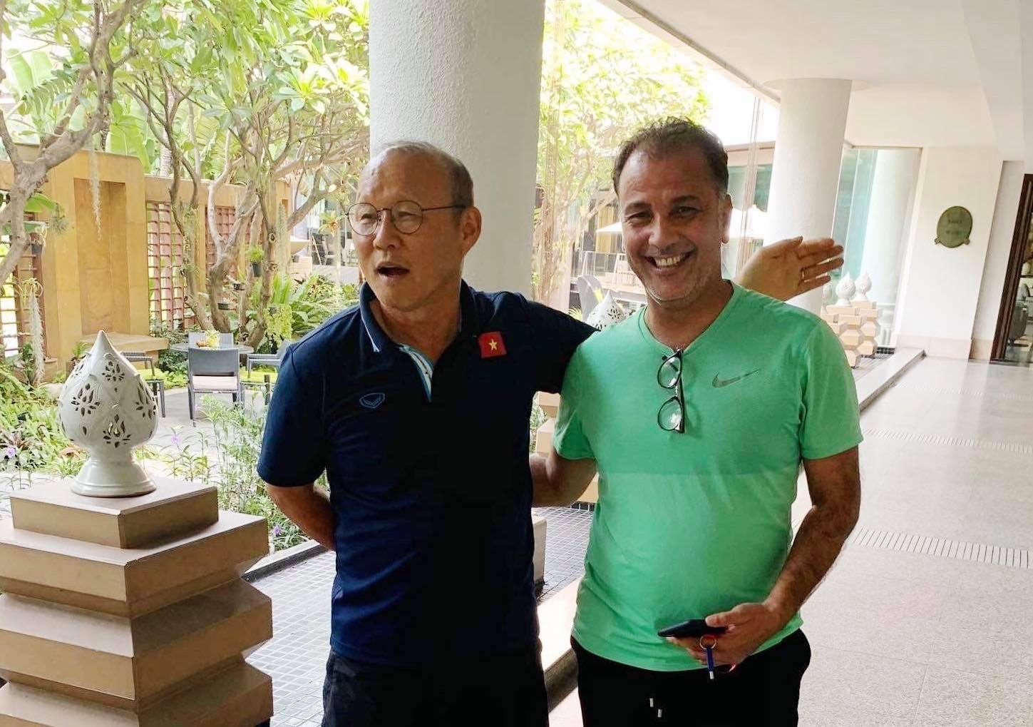 HLV Park gap lai hoc tro cu tai khach san cua U23 Viet Nam hinh anh