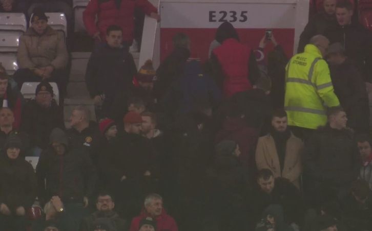 CDV MU tai Old Trafford bo ve som trong tran thua doi dung thu 14 hinh anh