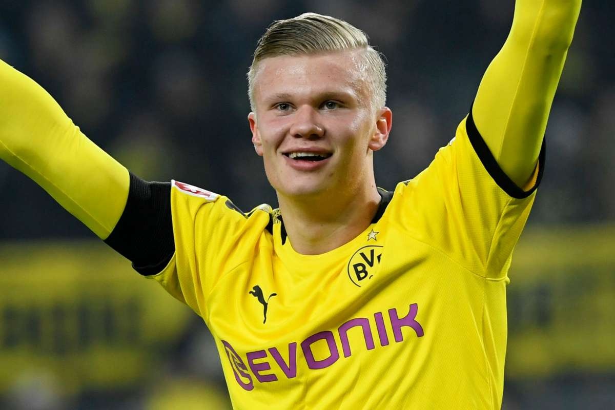 Haaland can 60 phut de nhan giai cau thu hay nhat thang hinh anh