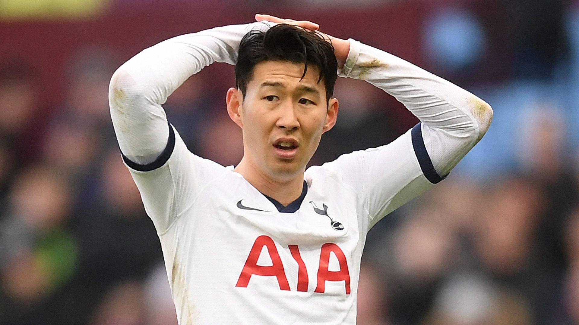 Son Heung-min gay tay sau man giai cuu Tottenham hinh anh