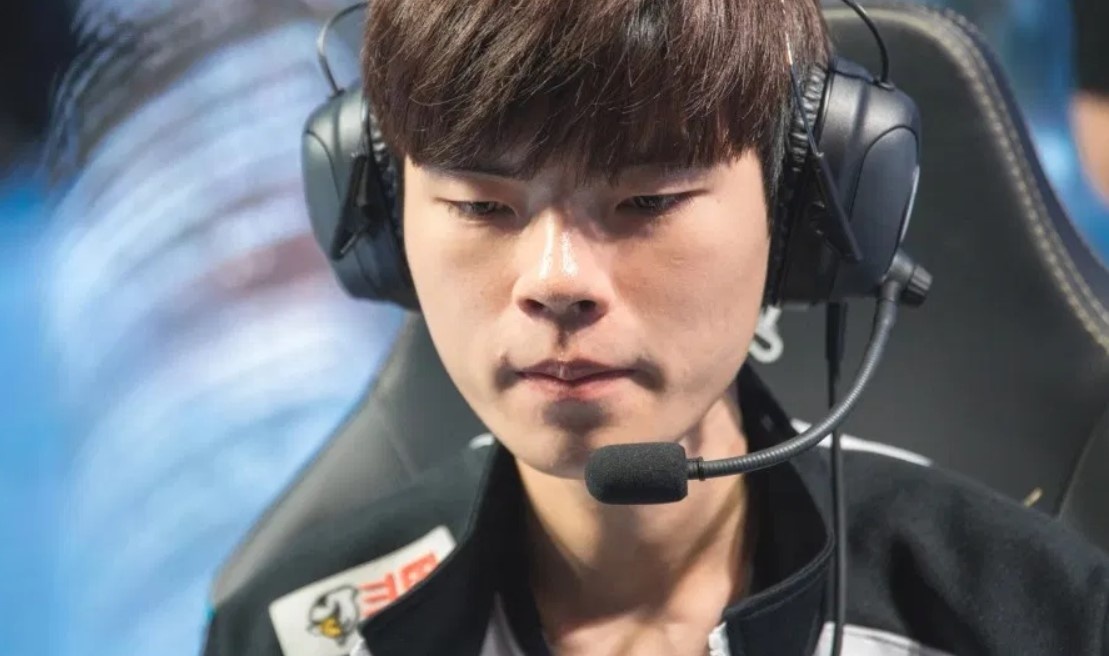 Sau that bai truoc T1 cua Faker, DragonX tiep tuc sa nga hinh anh