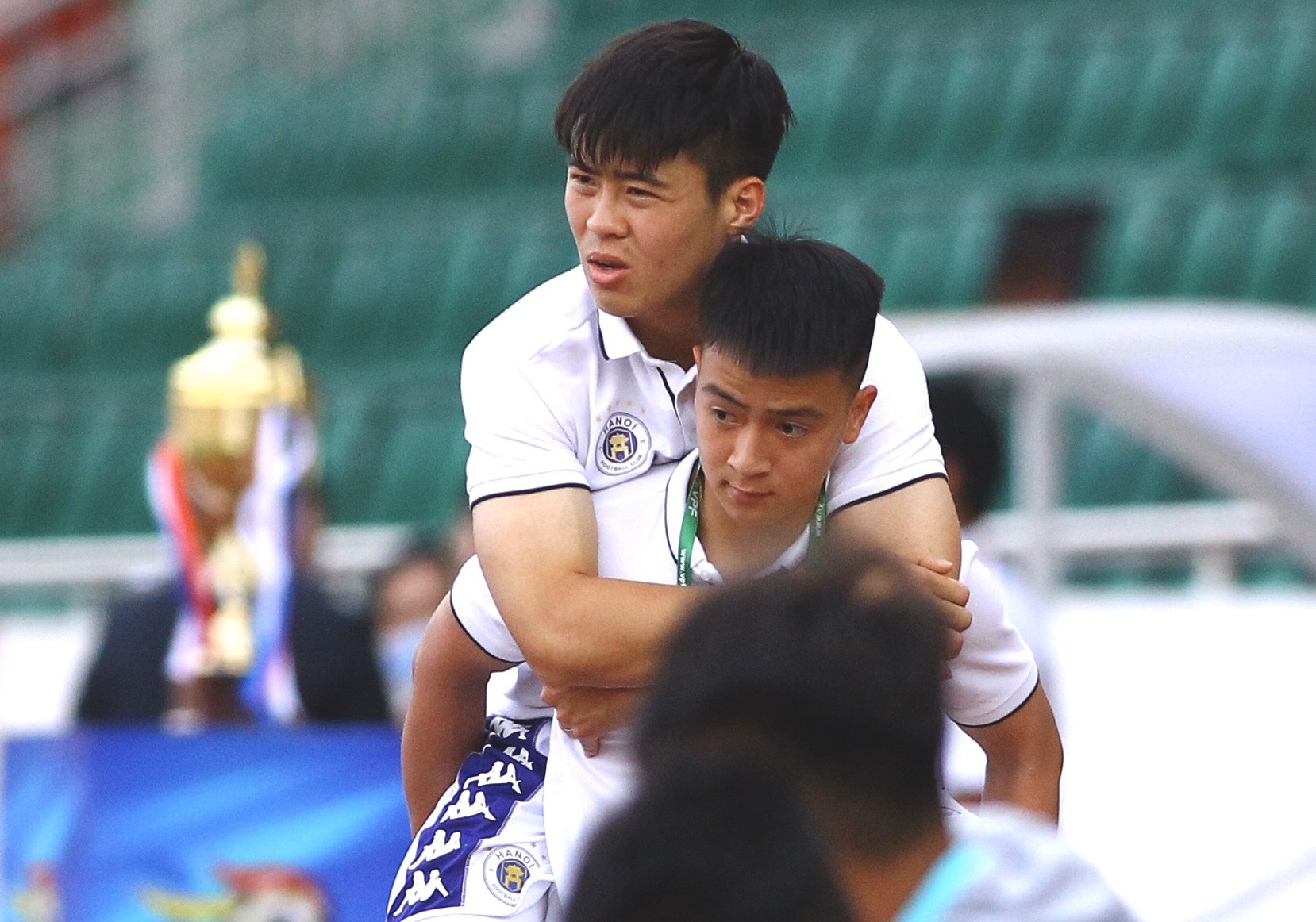 'Chan thuong cua Duy Manh rat nghiem trong' hinh anh