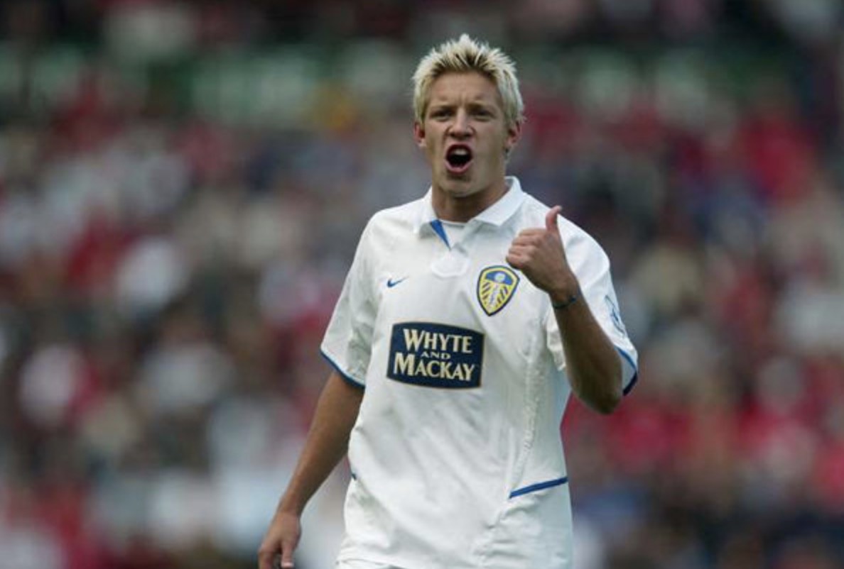 cau thu danh co dong vien anh 4