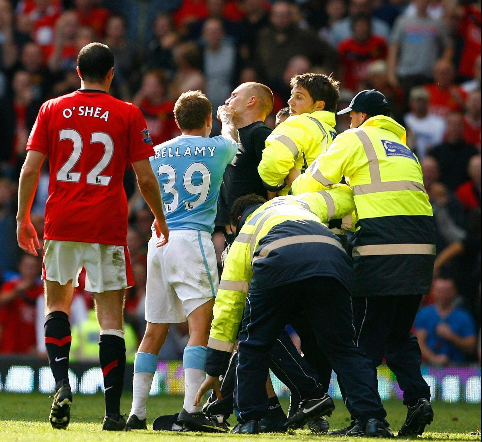 cau thu danh co dong vien anh 1