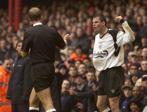 cau thu danh co dong vien anh 3