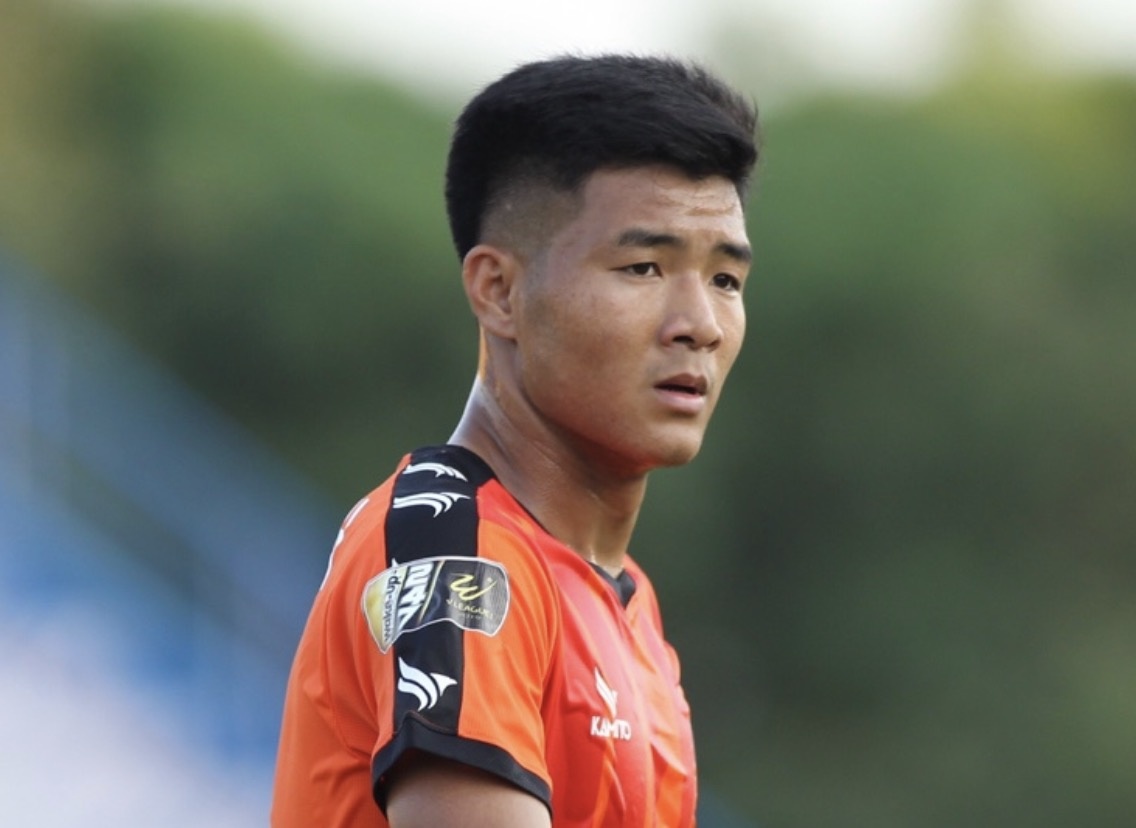 HLV Le Huynh Duc: 'Da Nang gap kho khan khi vang Duc Chinh' hinh anh