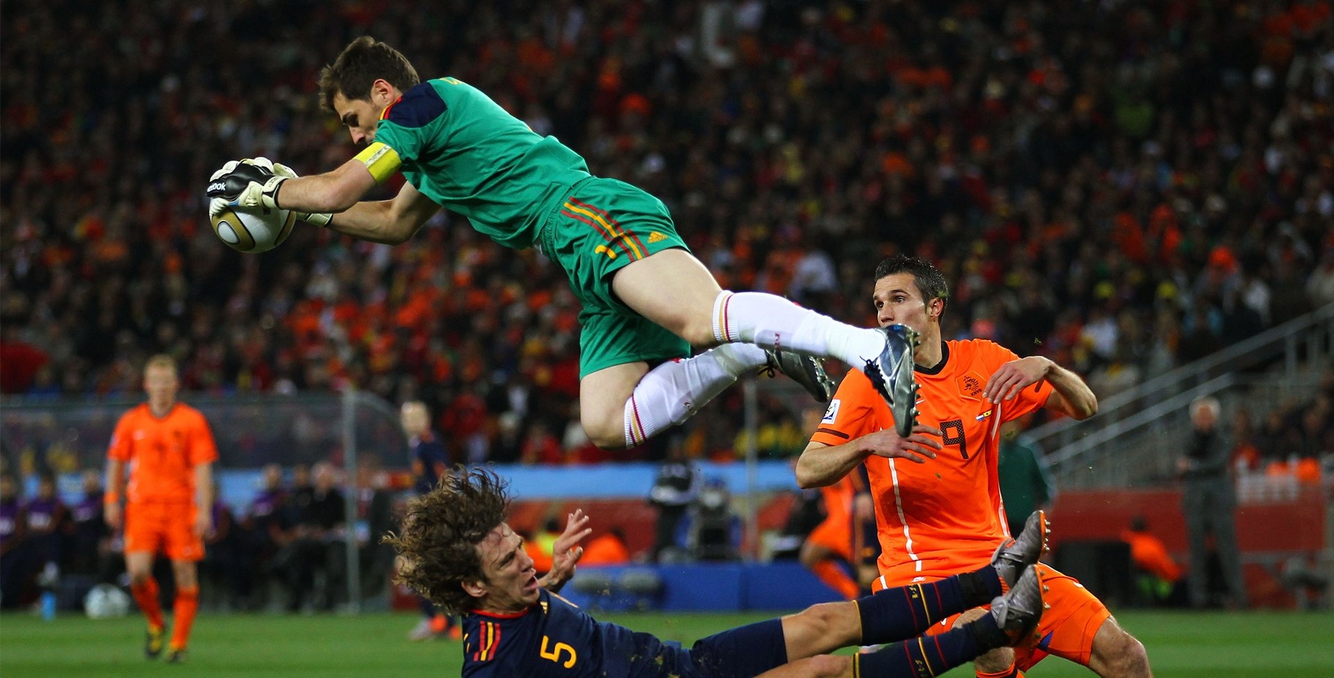 bao hiem cua sao bong da anh 7