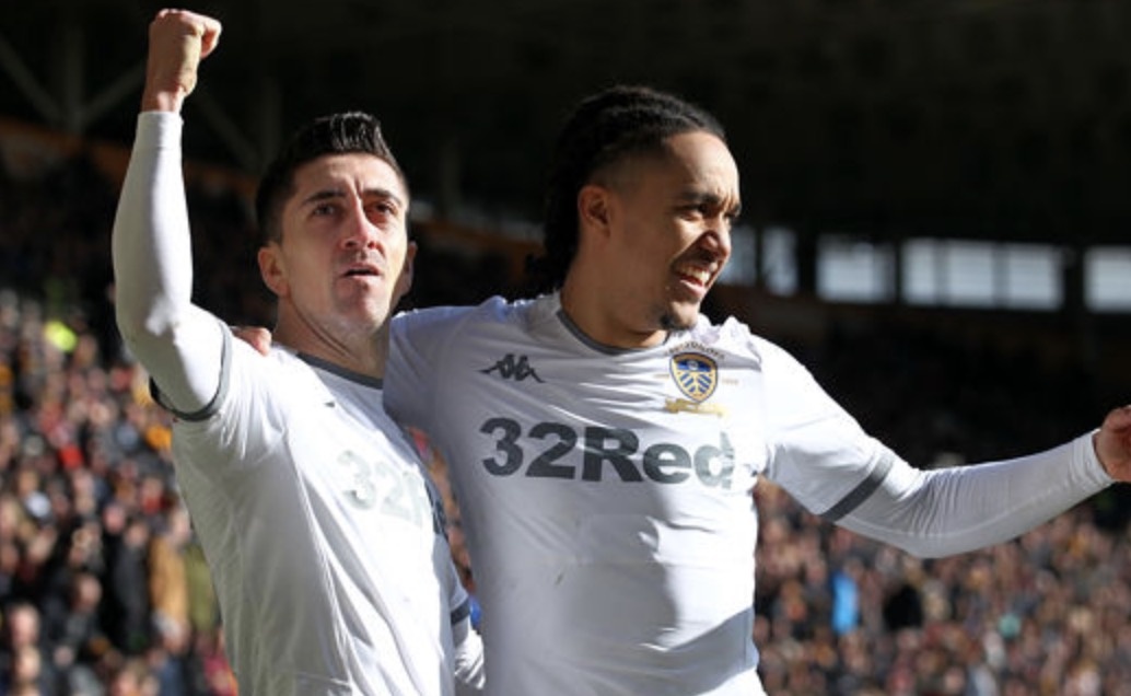 Cau thu Leeds United hy sinh loi ich vi 272 nguoi khac hinh anh