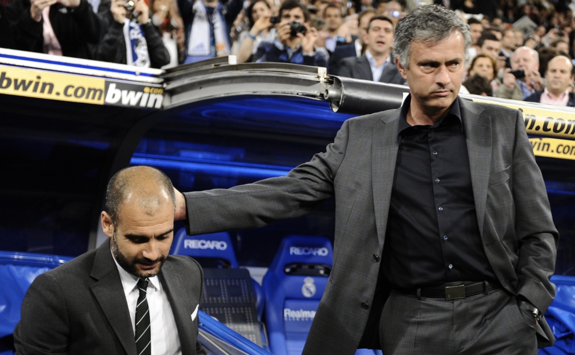 Fabregas xep Mourinho tren Pep Guardiola hinh anh