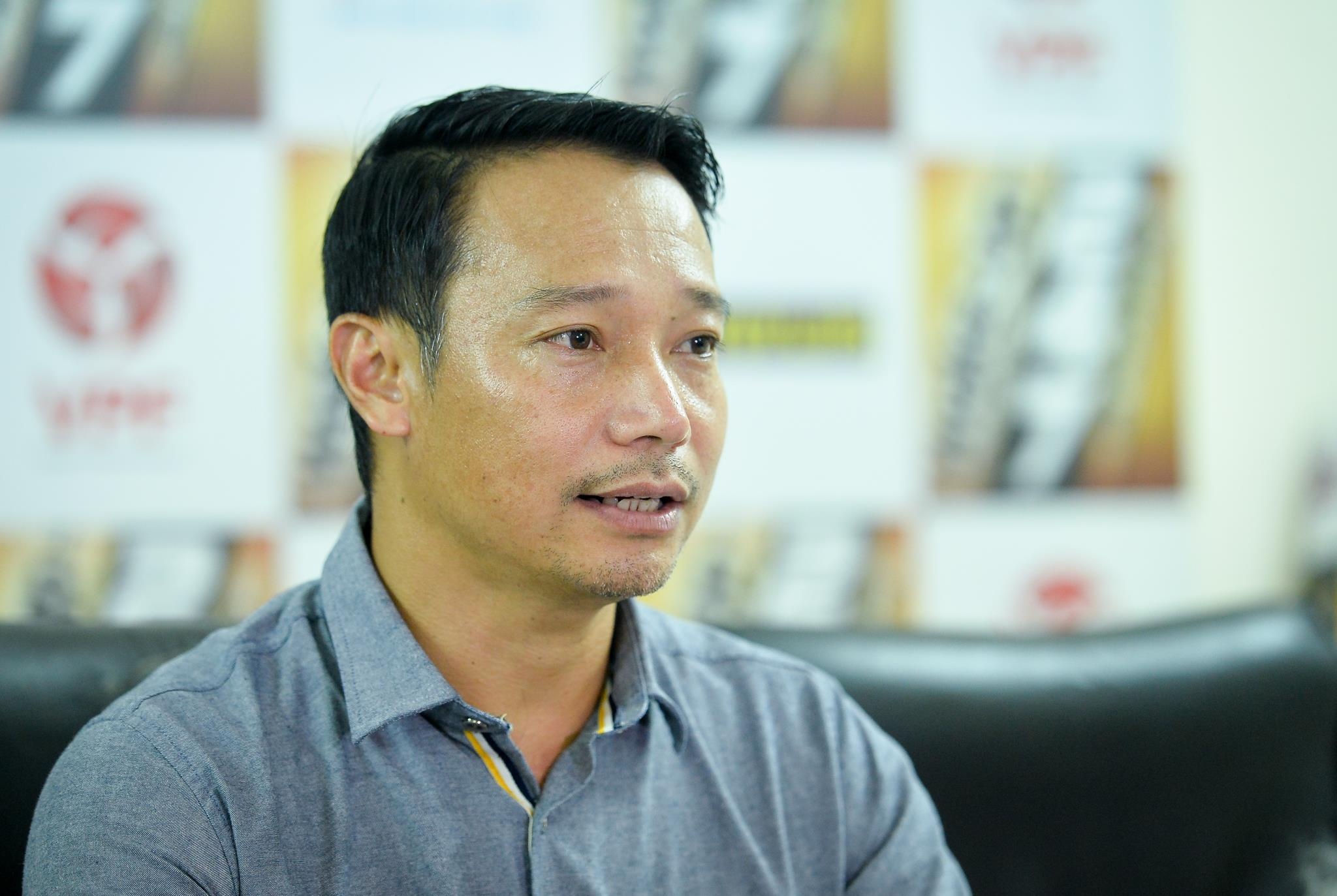 HLV doi Quang Nam coi viec thay 5 nguoi la con dao 2 luoi hinh anh