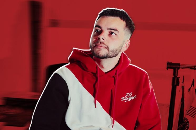 Chiec ao gia nua trieu USD va su ra doi de che eSports 'Ke cap' hinh anh